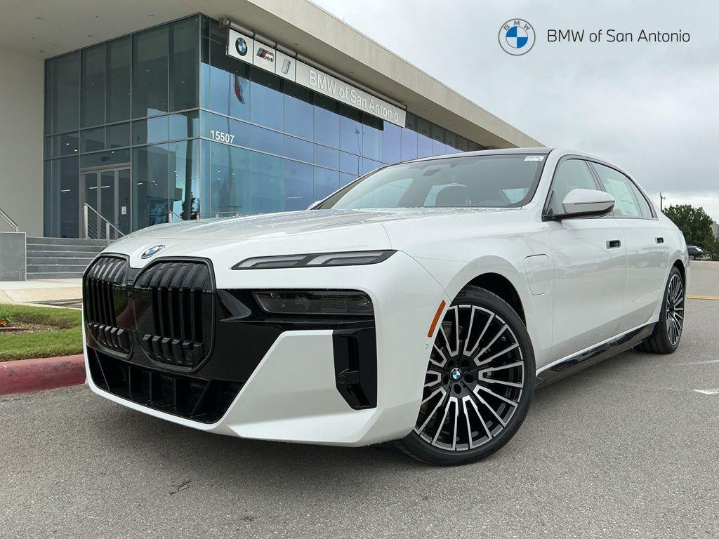 New 2026 BMW 750e i xDrive