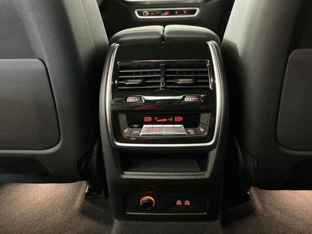2025 BMW X7 M60I — миниатюра 27
