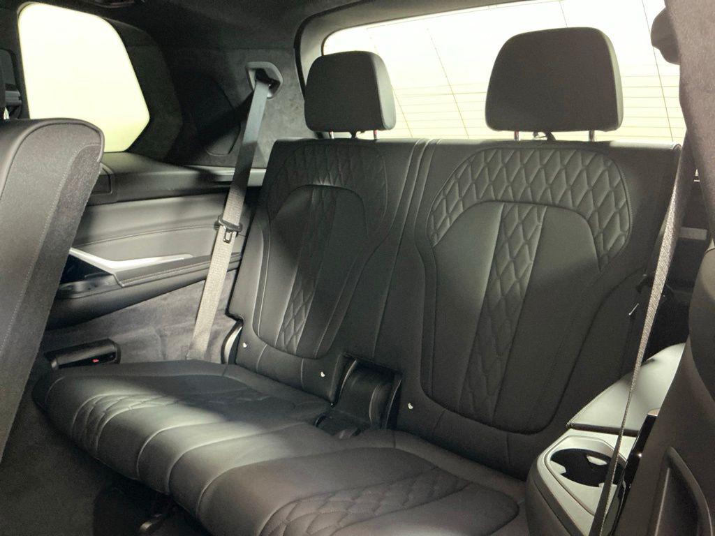 2025 BMW X7 M60I — миниатюра 28