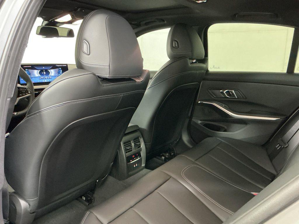 2026 BMW 330 NA — миниатюра 23