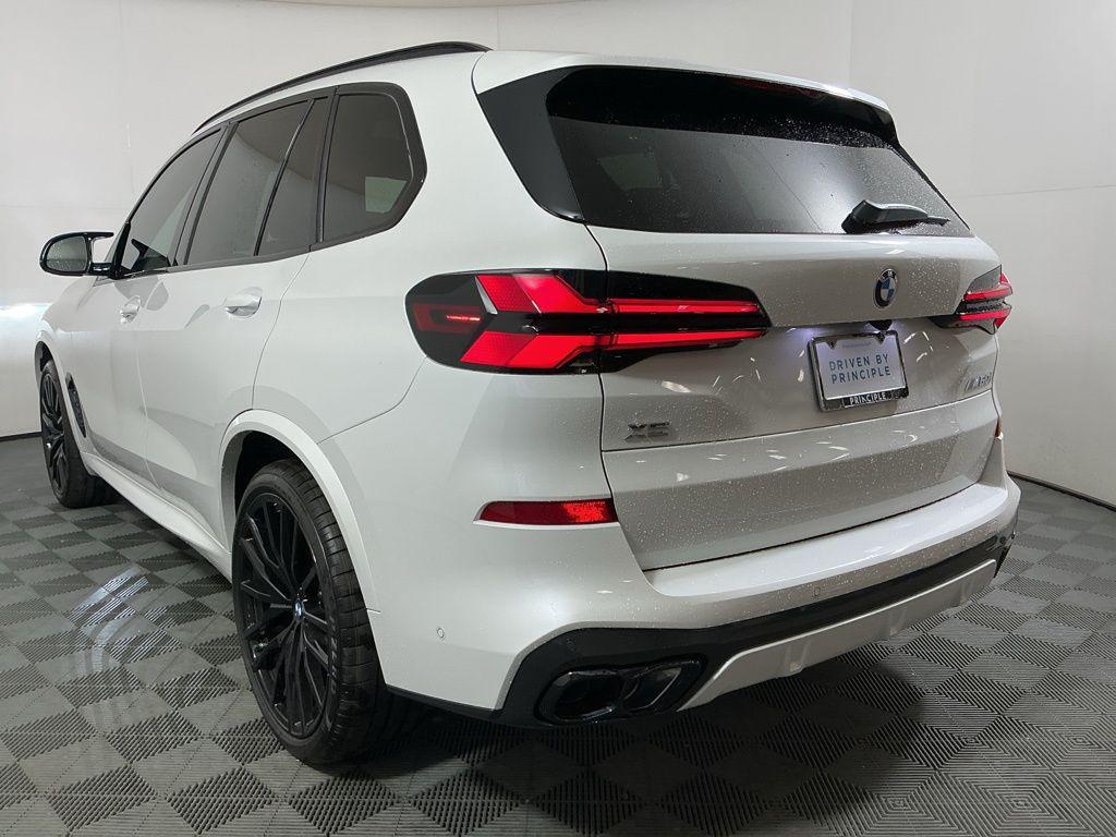 صورة 8 لـ 2026 BMW X5 M60I