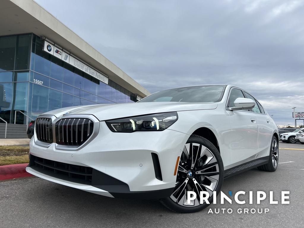 New 2025 BMW 530 i
