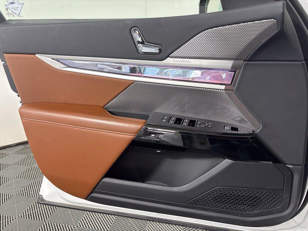 صورة مصغرة 22 لـ 2024 BMW I7 EDRIVE50