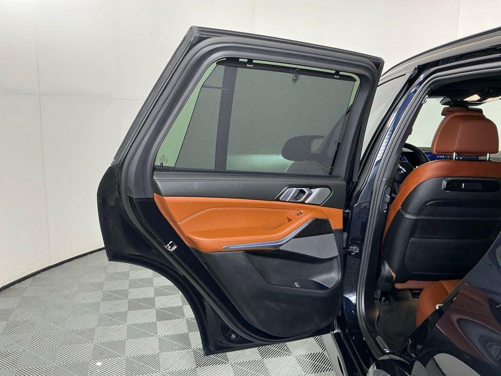صورة مصغرة 24 لـ 2025 BMW X5 M60I