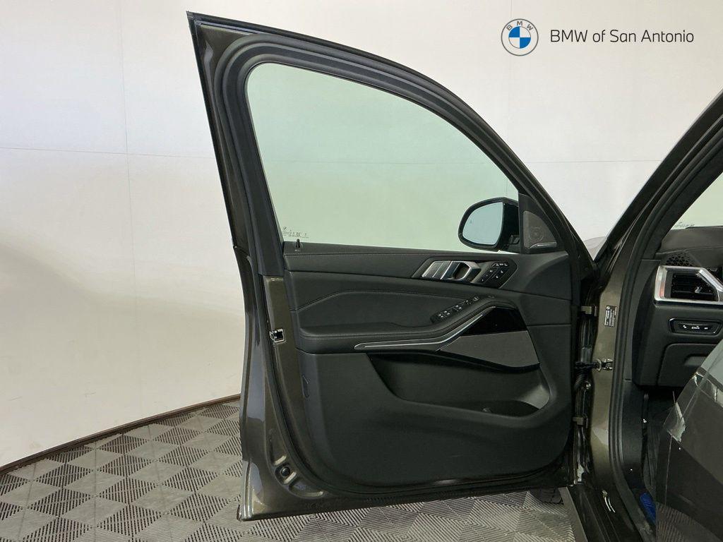 New 2027 BMW X7 xDrive40i