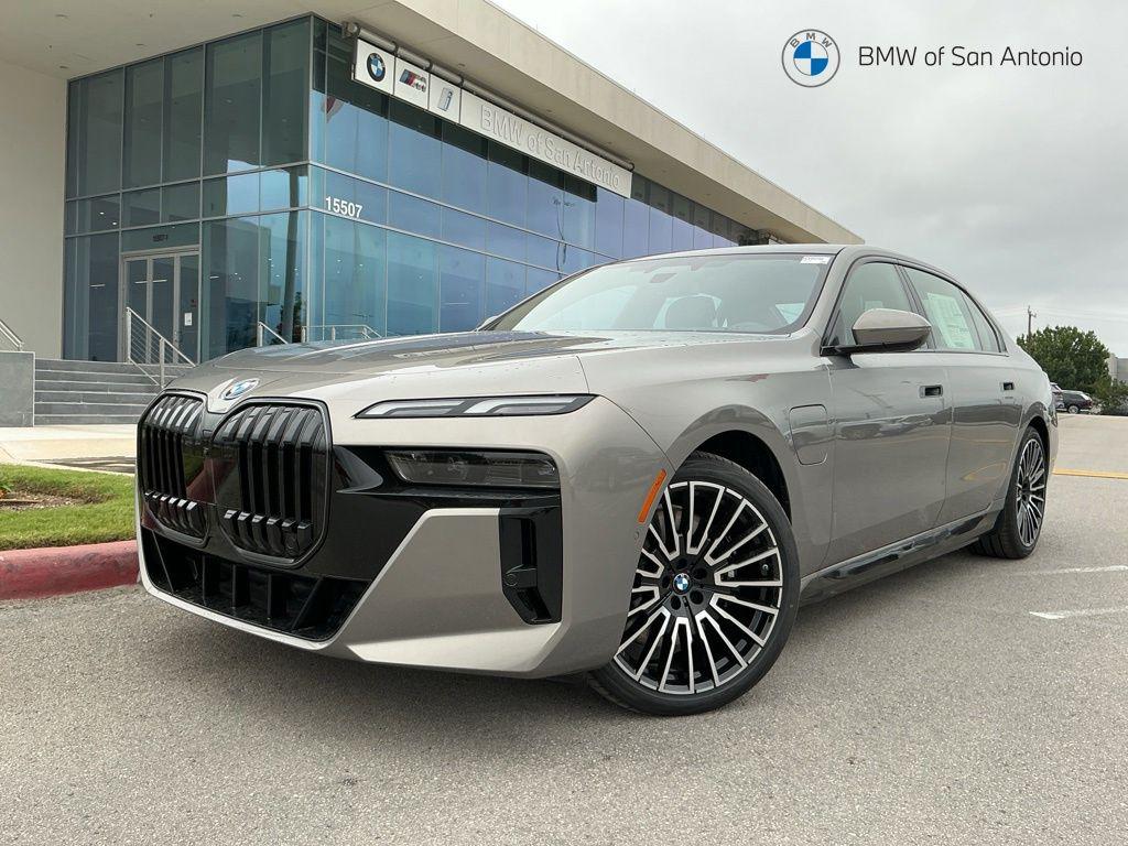New 2026 BMW 750e i xDrive
