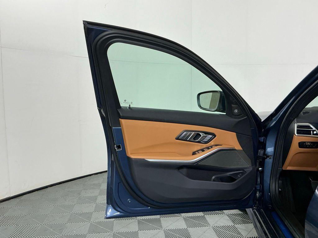 صورة مصغرة 19 لـ 2026 BMW 330 NA