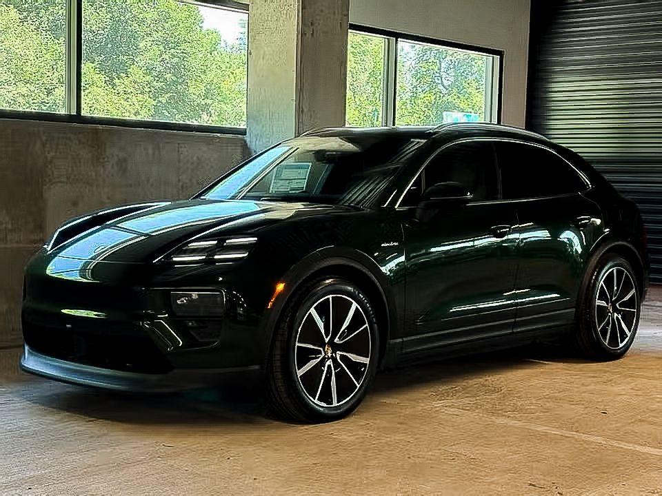 New 2026 Porsche Macan 4