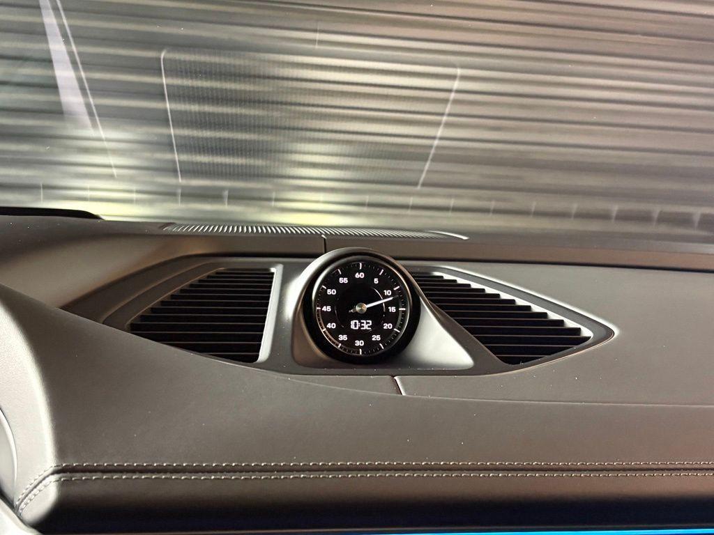 صورة 27 لـ 2025 Porsche MACAN 4S