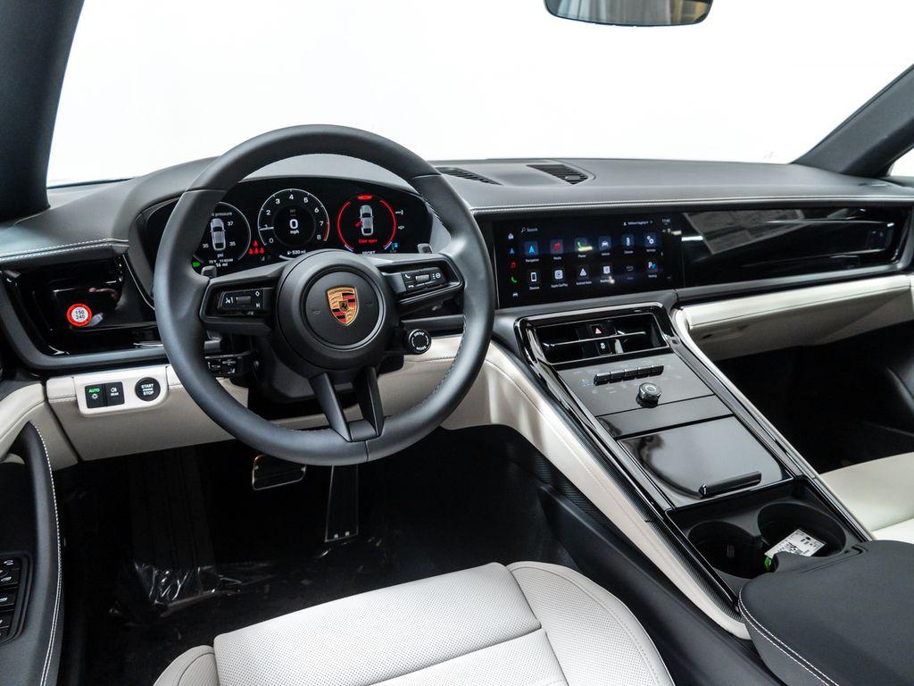 صورة 4 لـ 2026 Porsche PANAMERA 4