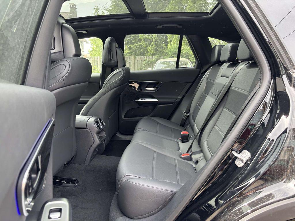 2026 Mercedes-BENZ GLC — миниатюра 27