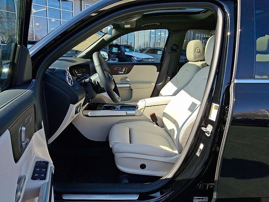 2026 Mercedes-BENZ GLB 缩略图 12