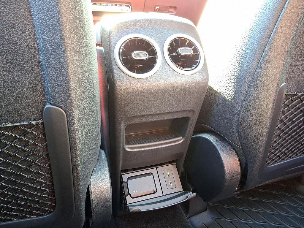 MERCEDES-BENZ GLB-CLASS AMG - 9