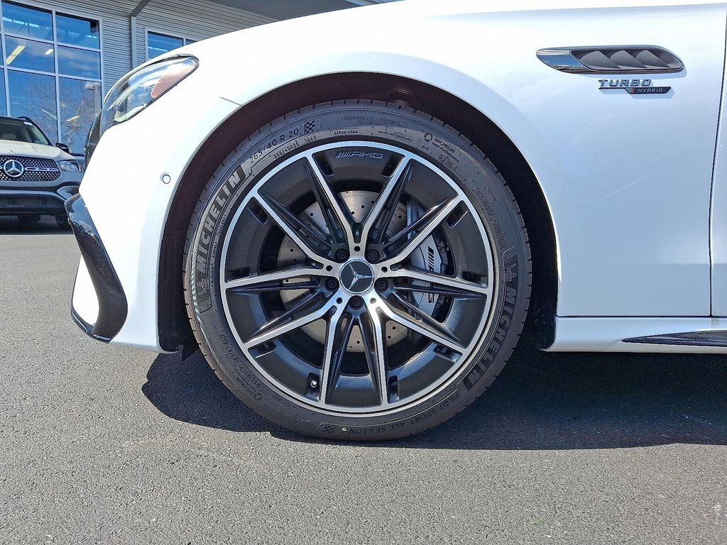 MERCEDES-BENZ E-CLASS - 8