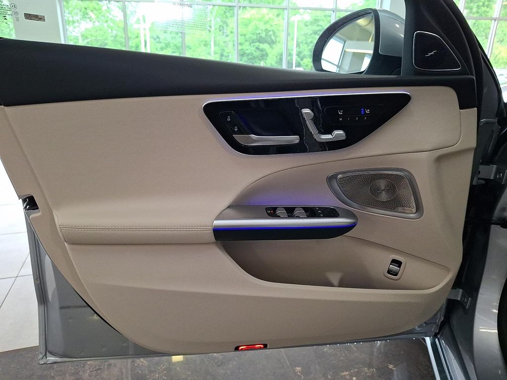 2026 Mercedes-BENZ C-CLASS 缩略图 12