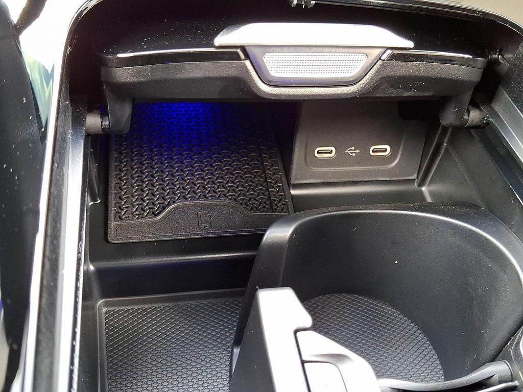 2026 Mercedes-BENZ C-CLASS 缩略图 18