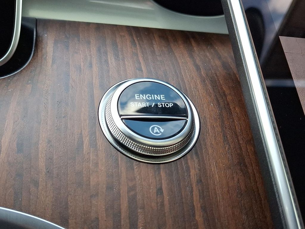 2026 Mercedes-BENZ C-CLASS 缩略图 19