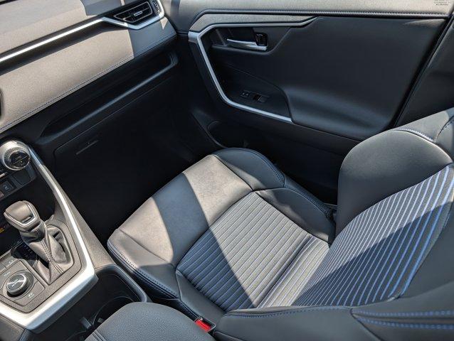 صورة 11 لـ 2023 Toyota RAV4 HYBRID XSE