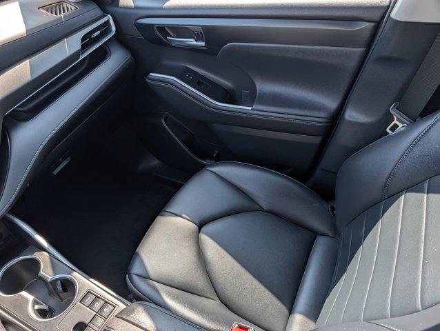 2023 Toyota HIGHLANDER HYBRID XLE — миниатюра 11
