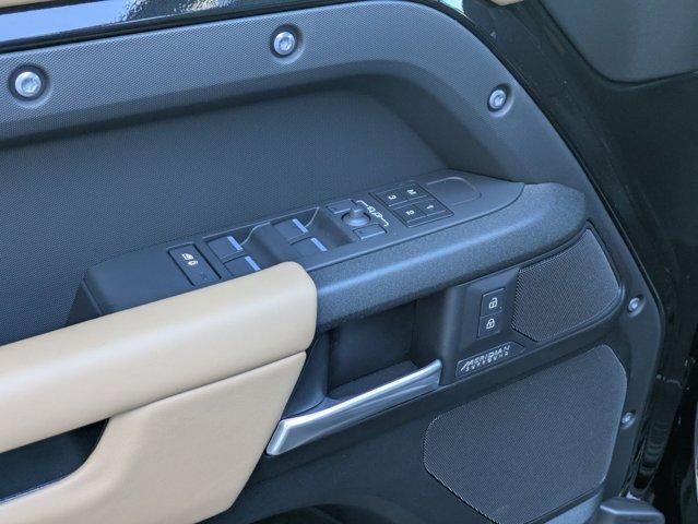 2026 LAND Rover DEFENDER X — миниатюра 13