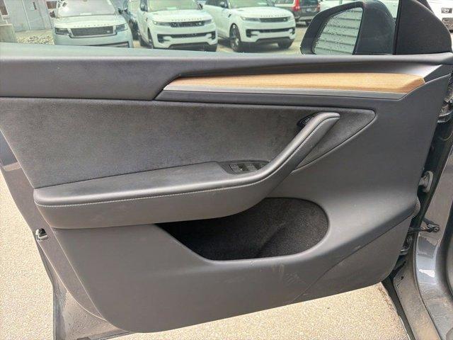 TESLA MODEL Y LONG RANGE - 10