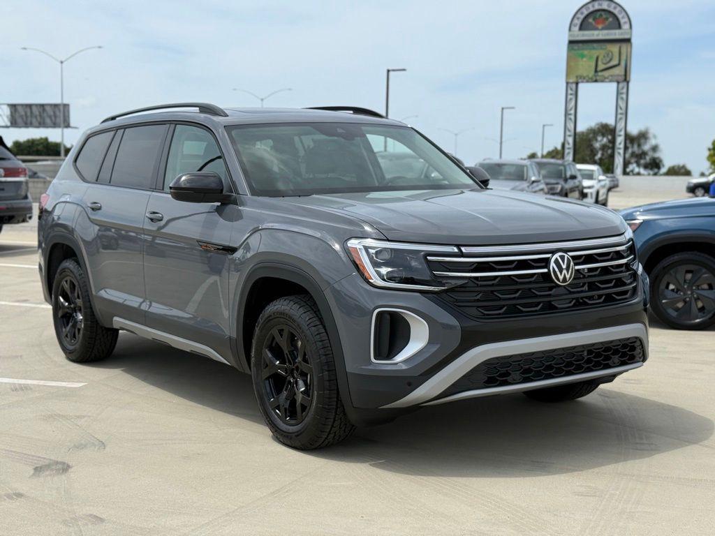 New 2026 Volkswagen Atlas Peak Edition