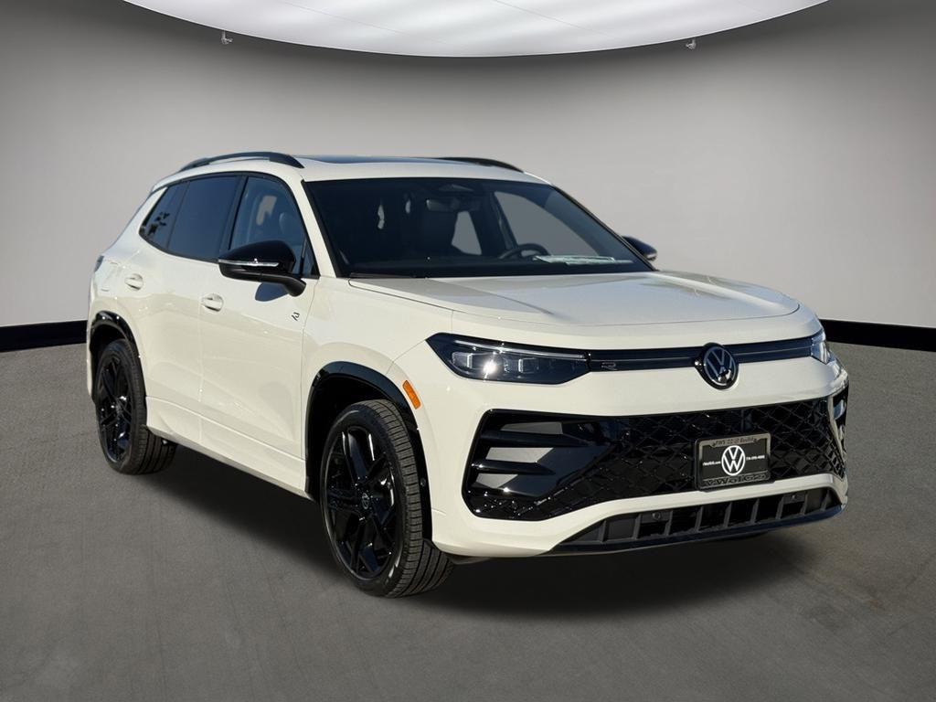 New 2026 Volkswagen Tiguan 2.0T SE R-Line Black