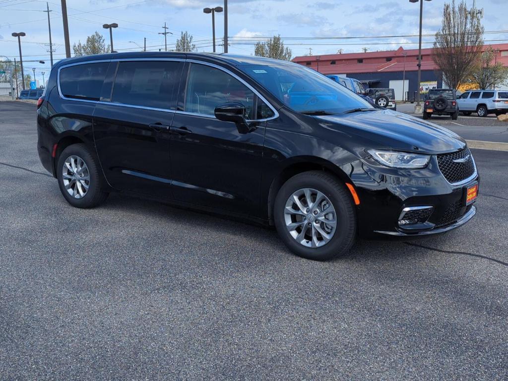 New 2026 Chrysler Pacifica Limited
