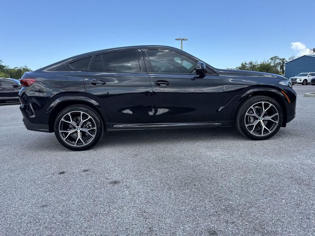 صورة 7 لـ 2026 BMW X6 XDRIVE40I