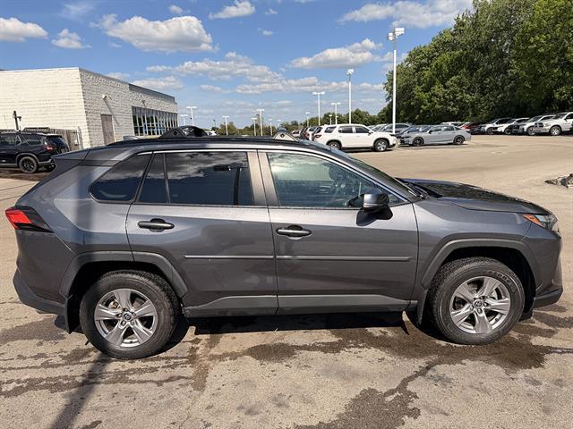 صورة 2 لـ 2023 Toyota RAV4 XLE