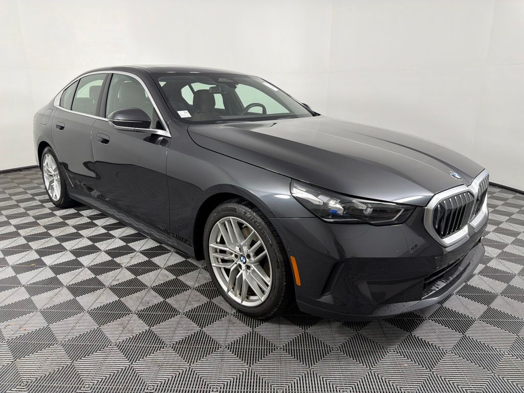 صورة 3 لـ 2024 BMW 540 540I XDRIVE