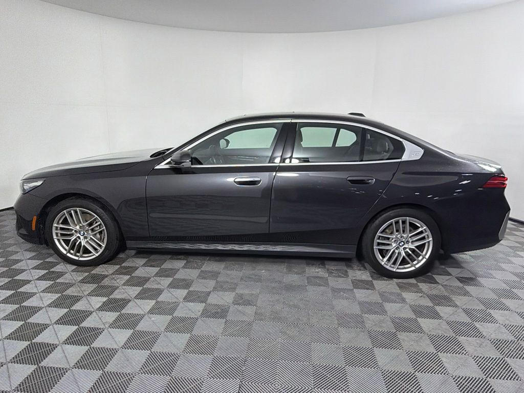 صورة 8 لـ 2024 BMW 540 540I XDRIVE