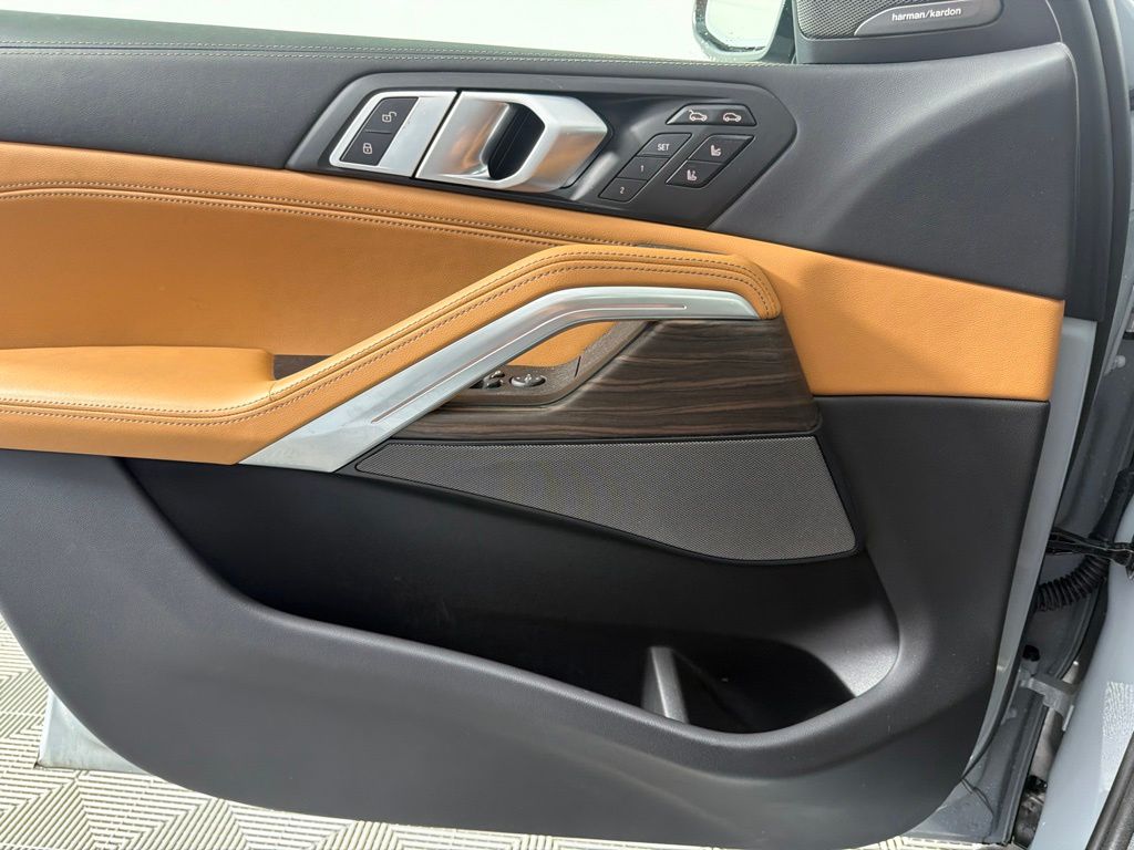2025 BMW X6 M60I — миниатюра 24