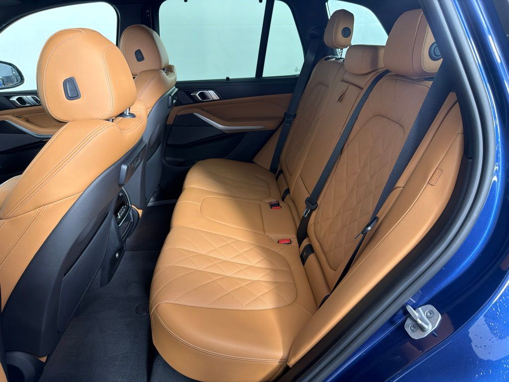 صورة 16 لـ 2023 BMW X5 XDRIVE45E