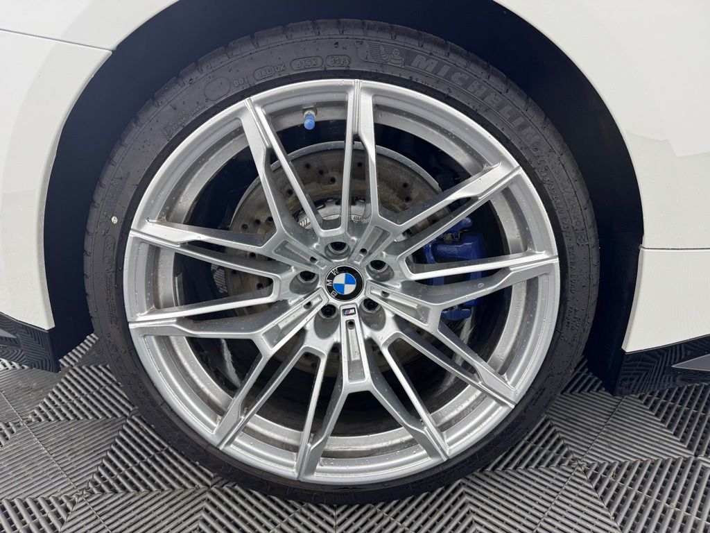 صورة 9 لـ 2025 BMW M4 COMPETITION