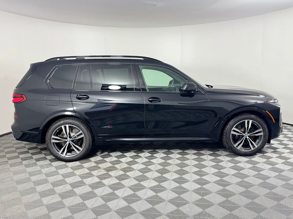 صورة 4 لـ 2026 BMW X7 XDRIVE40I