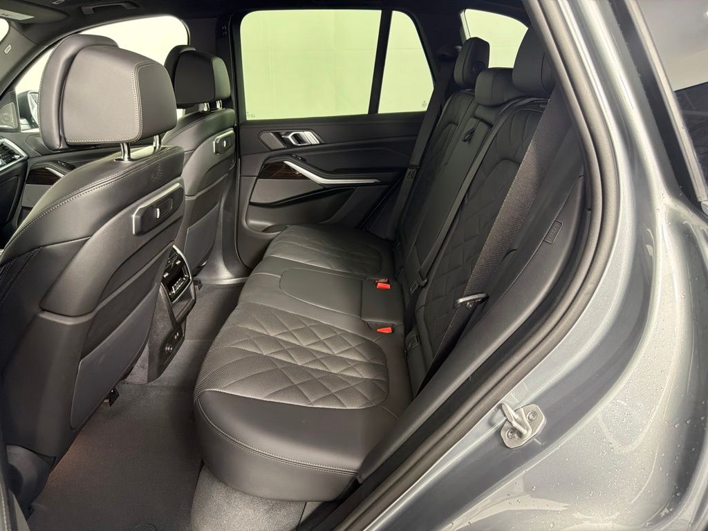 2026 BMW X5 XDRIVE50E — миниатюра 16