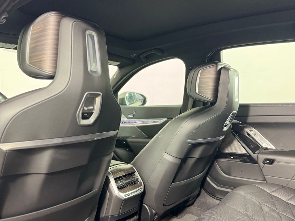 صورة مصغرة 26 لـ 2023 BMW 740 740I