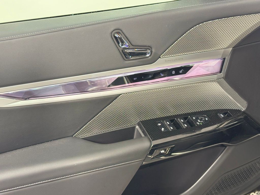 صورة مصغرة 12 لـ 2023 BMW 740 740I
