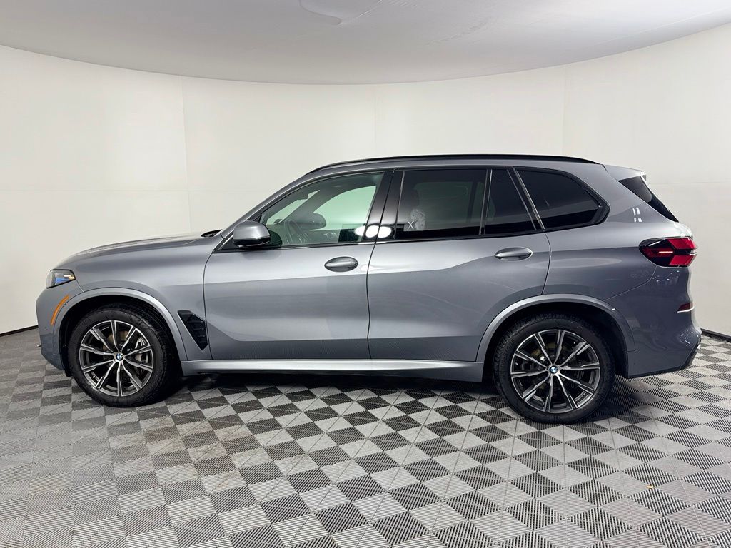 صورة 8 لـ 2026 BMW X5 XDRIVE40I