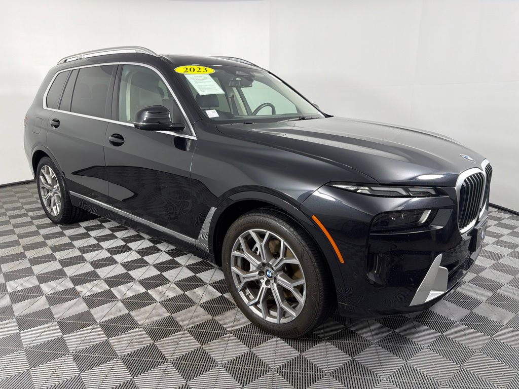صورة 3 لـ 2023 BMW X7 XDRIVE40I