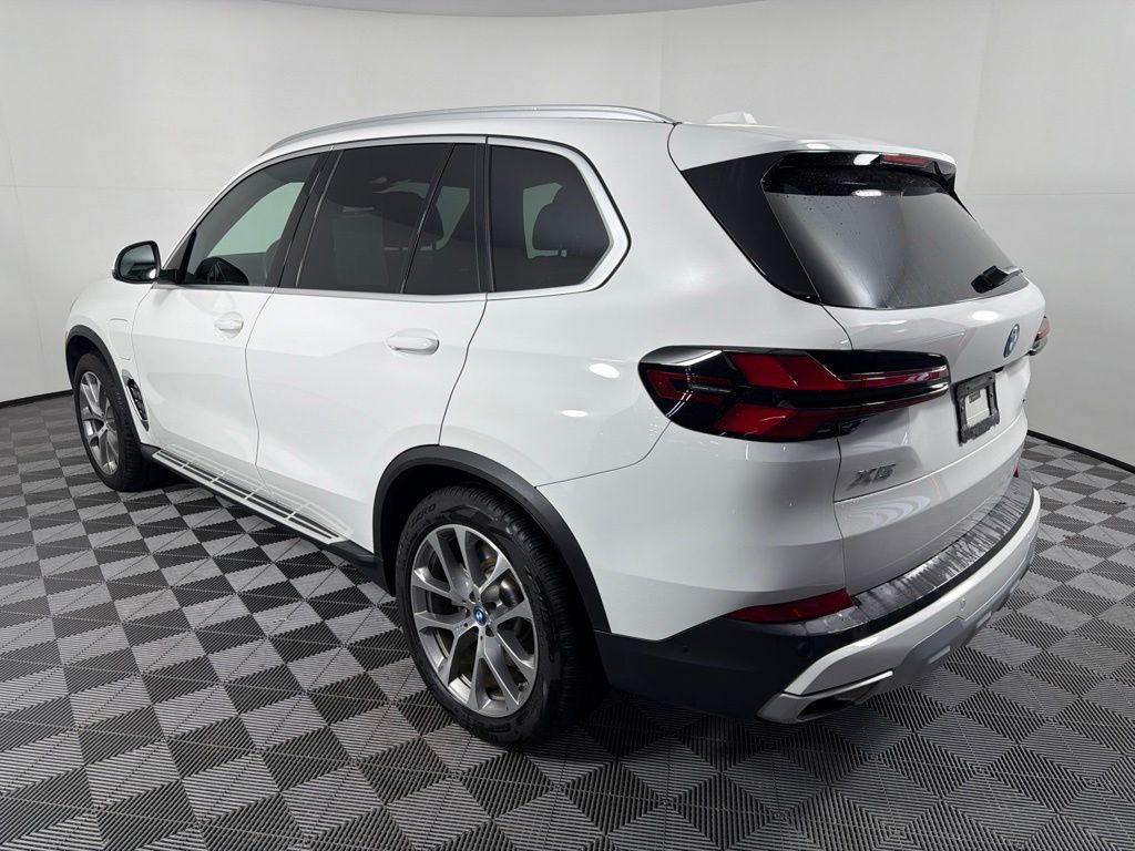 صورة 7 لـ 2025 BMW X5 XDRIVE50E