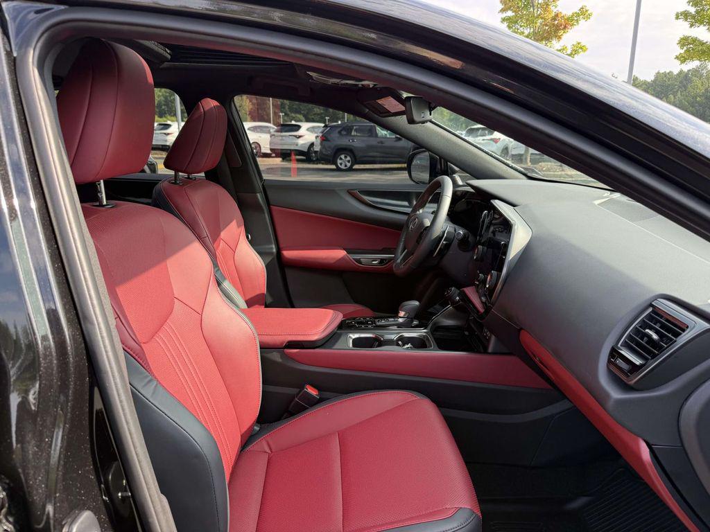 صورة 14 لـ 2025 Lexus NX 350 BASE