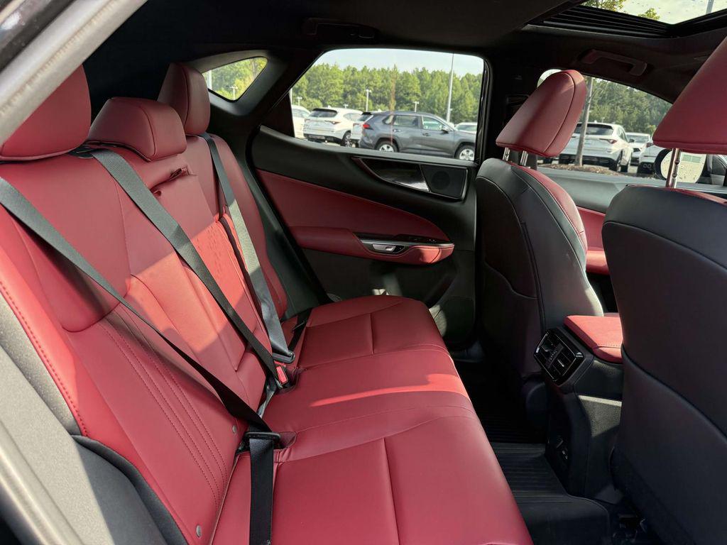صورة 16 لـ 2025 Lexus NX 350 BASE