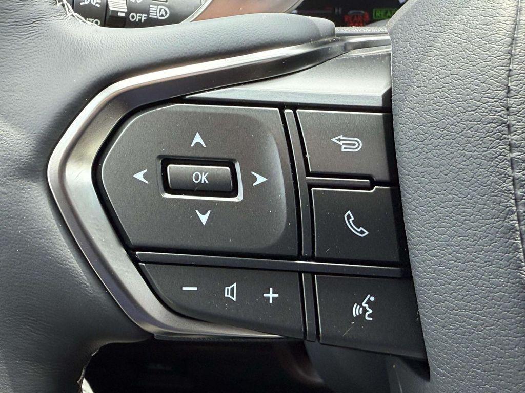 2026 Lexus LX 700H LUXURY thumbnail 18