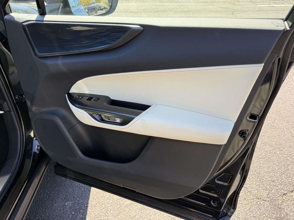 صورة مصغرة 16 لـ 2024 Lexus NX 350H PREMIUM