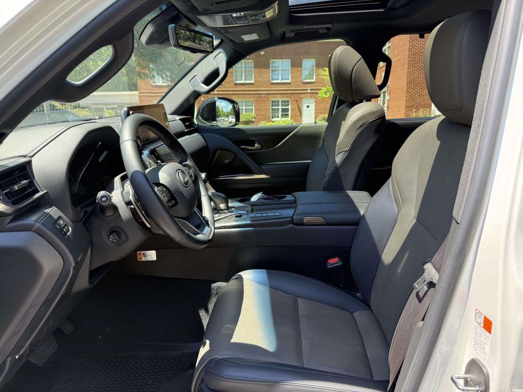 2025 Lexus LX 700H OVERTRAIL — фото 13