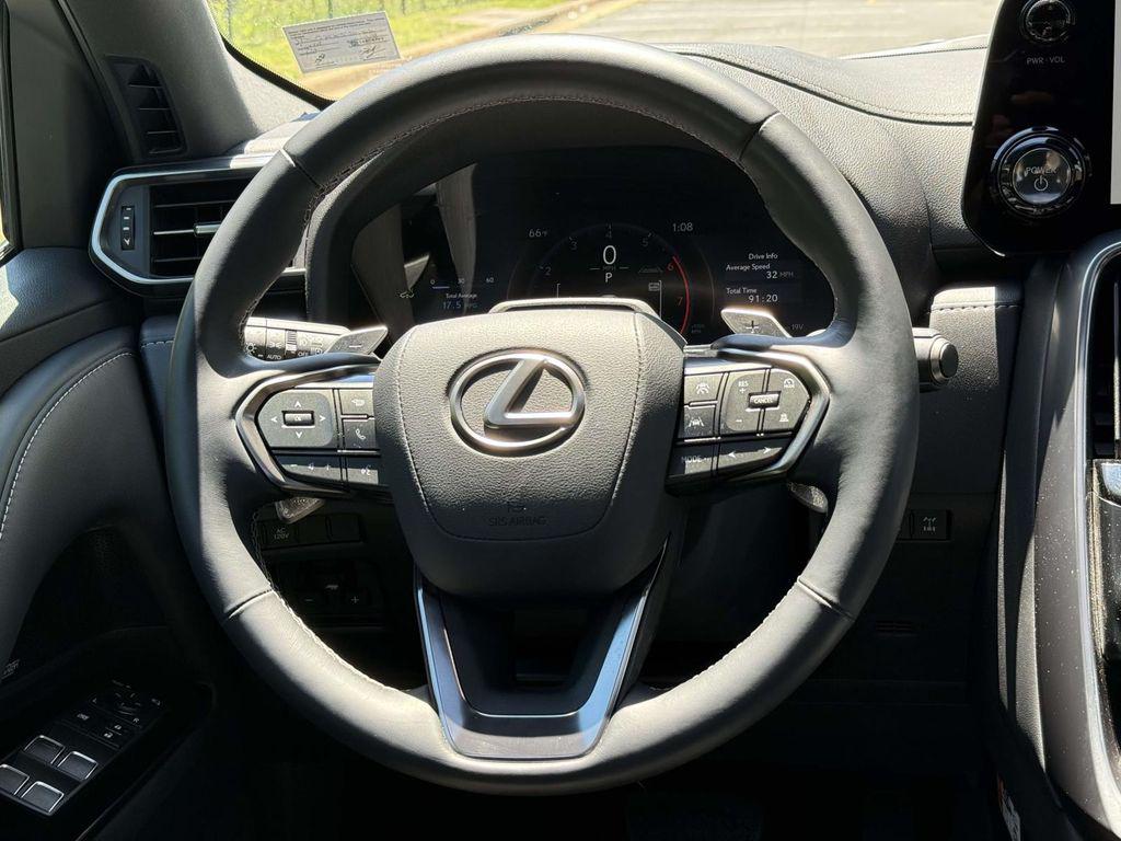 صورة 9 لـ 2025 Lexus LX 700H OVERTRAIL