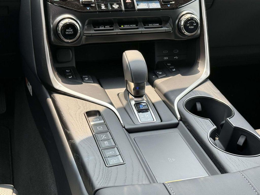 2025 Lexus LX 700H LUXURY — фото 15