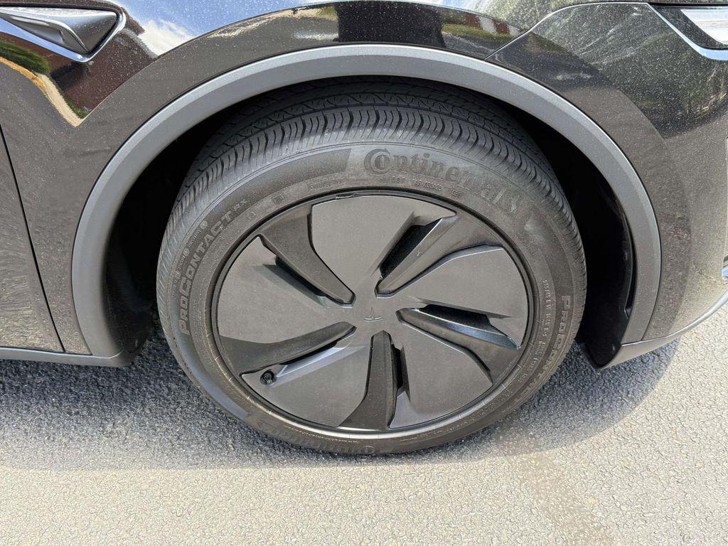 TESLA MODEL Y LONG RANGE - 7